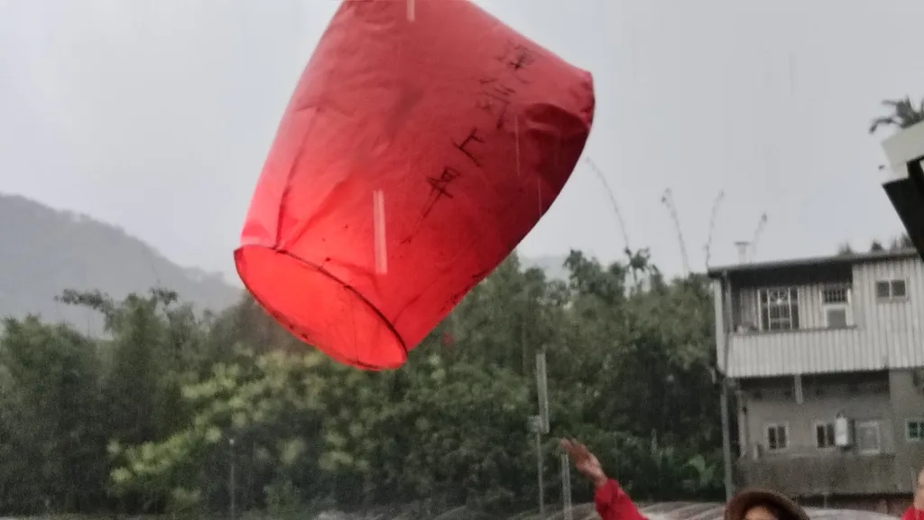 十分で打ち上げた直後のランタン