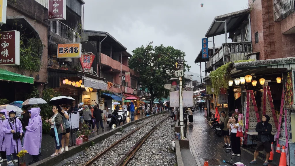 十分老街と空を飛ぶのランタン