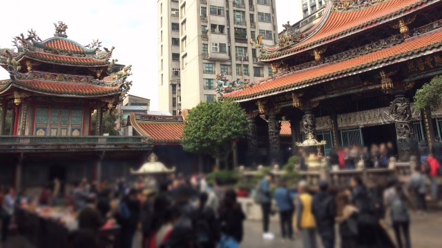 混雑した龍山寺