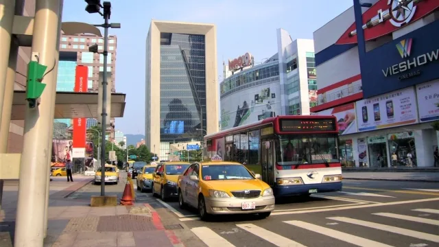 台湾のバスとタクシー