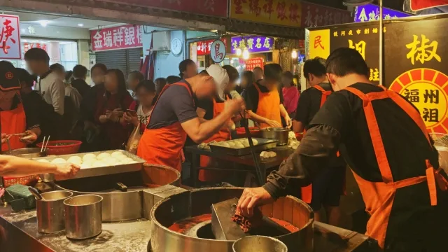 饒河街観光夜市の胡椒餅の屋台