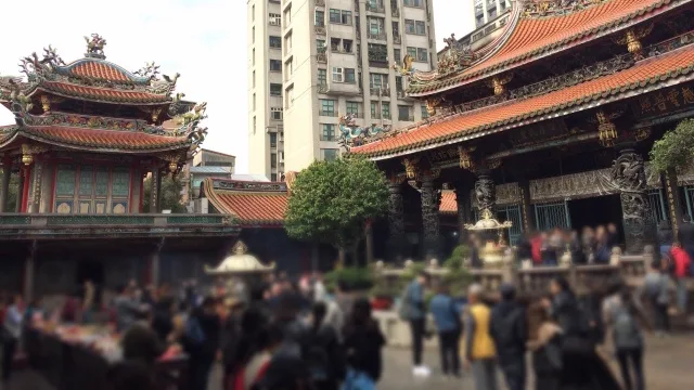 混雑した龍山寺