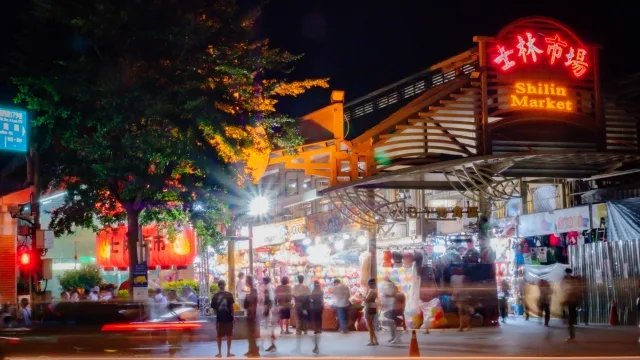 士林夜市の入口