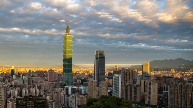 朝方に象山から見た台北101